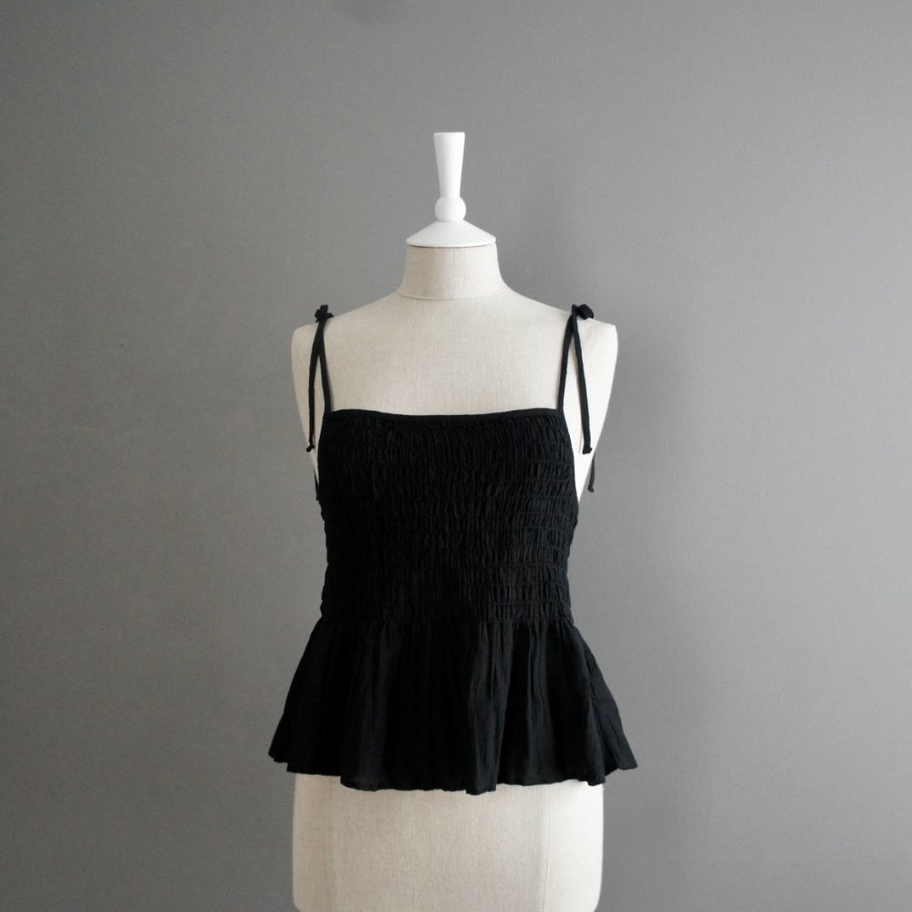 Gap Square Neck Black Smocked Tie Strap Tank Top Size Medium - Picture 11 of 13